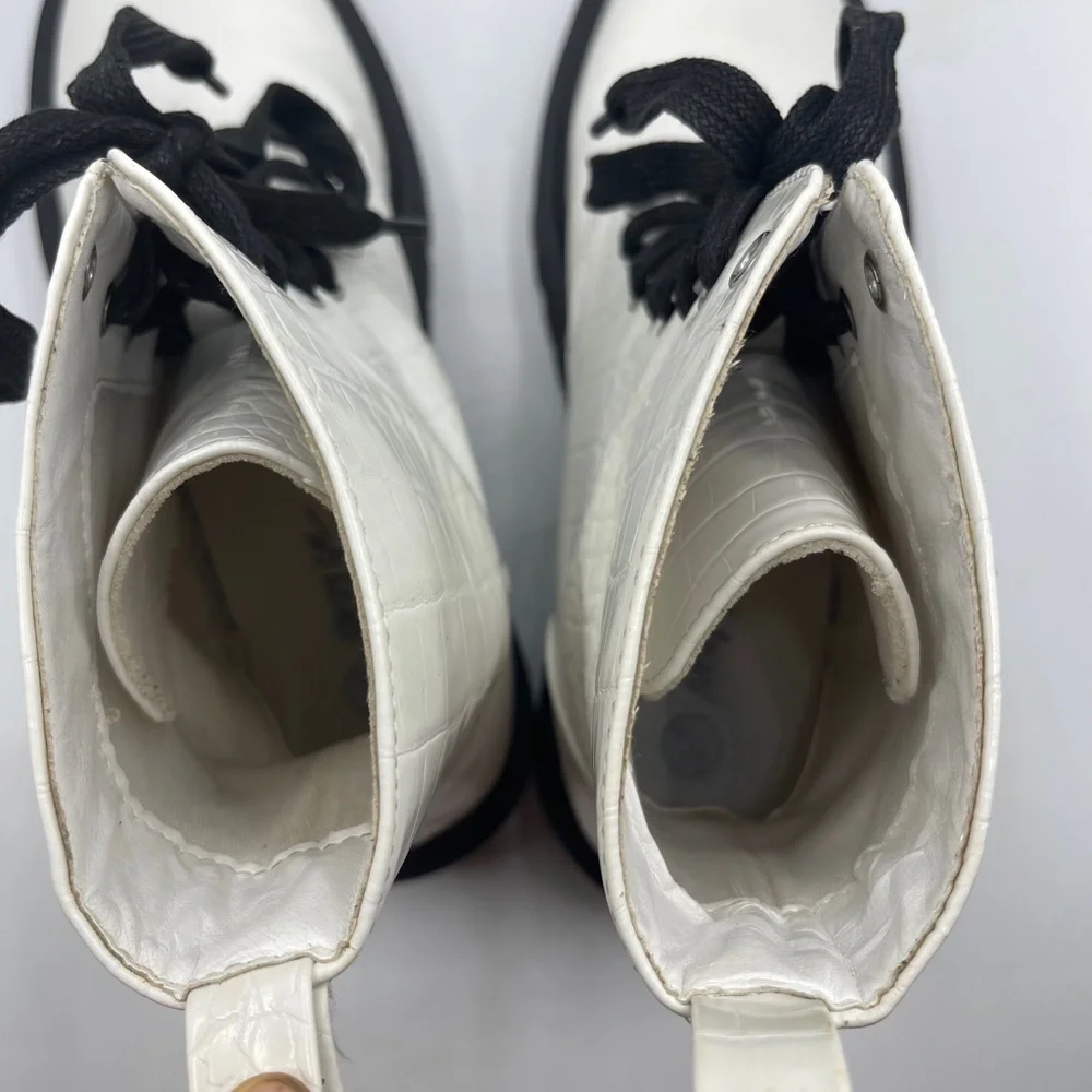 Nastygal White Faux Leather‎ Ankle Boots Size 39